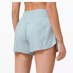 Lululemon TRACKER SHORT V *4"